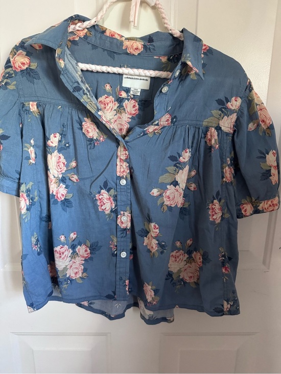 Tops - American Eagle Hawaiian Crop Top floral -SZ S
C1